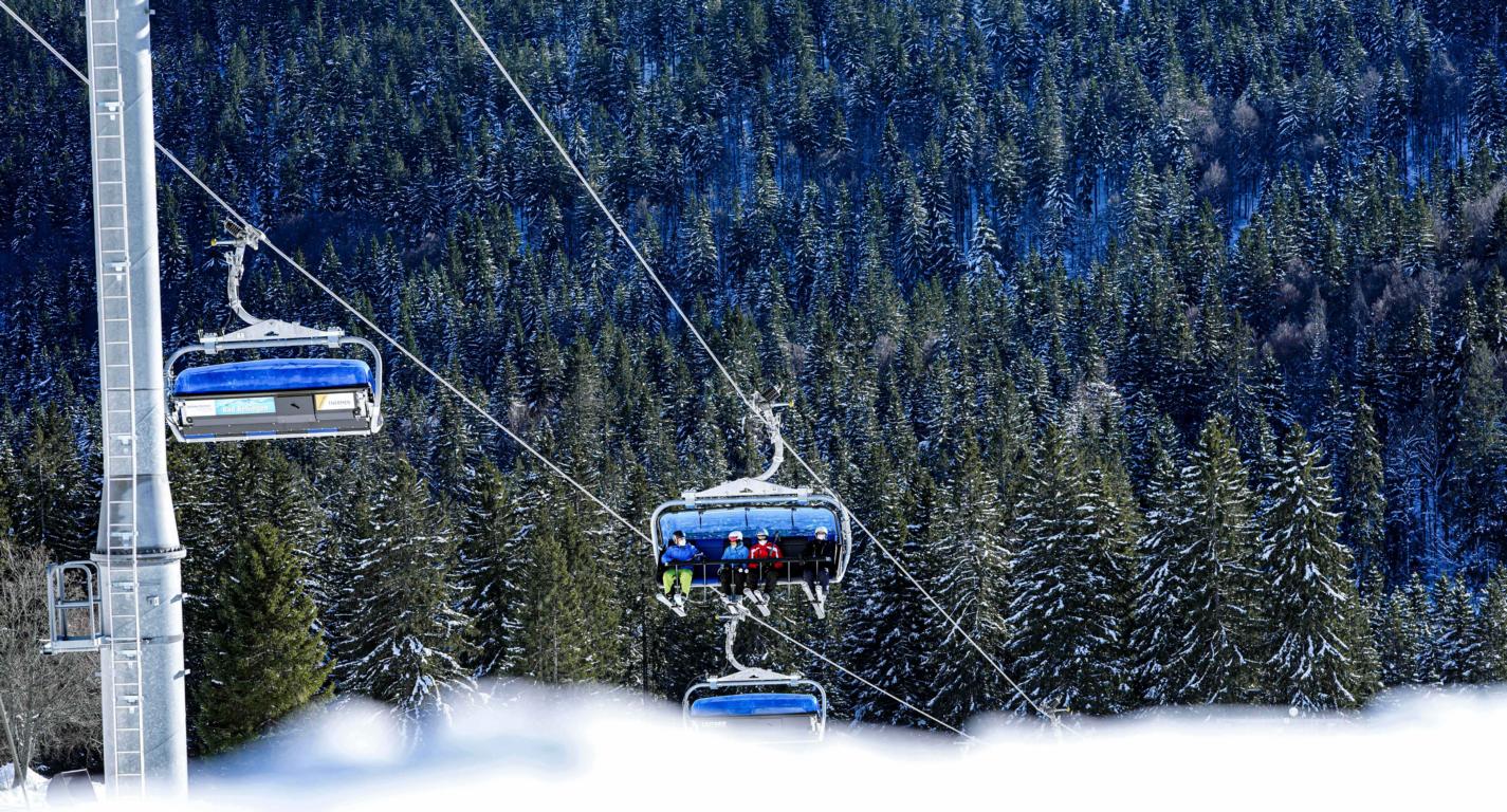 Skifahren unter Corona-Bedingungen: Gäste in der Zeigerbahn 